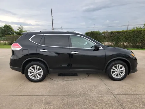 More photos of 2014 Nissan Rogue SV at Fred Haas Nissan, TX