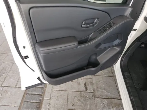 More photos of 2027 Nissan Frontier S at Fred Haas Nissan, TX