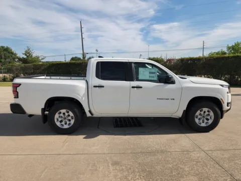 More photos of 2027 Nissan Frontier S at Fred Haas Nissan, TX
