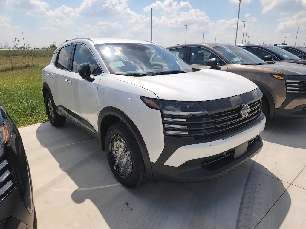 White 2027 Nissan Kicks SV for sale in Tomball, TX