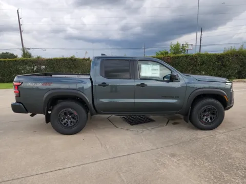 More photos of 2027 Nissan Frontier PRO-4X at Fred Haas Nissan, TX
