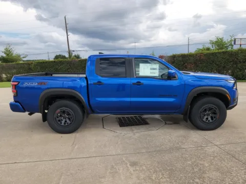 More photos of 2027 Nissan Frontier PRO-4X at Fred Haas Nissan, TX