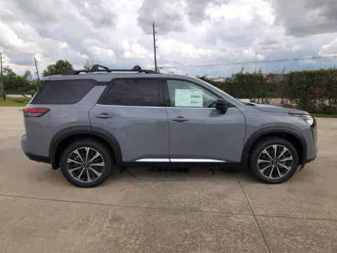 More photos of 2026 Nissan Pathfinder Platinum at Fred Haas Nissan, TX