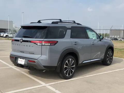 More photos of 2026 Nissan Pathfinder Platinum at Fred Haas Nissan, TX