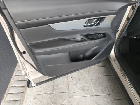 More photos of 2027 Nissan Murano Platinum AWD at Fred Haas Nissan, TX