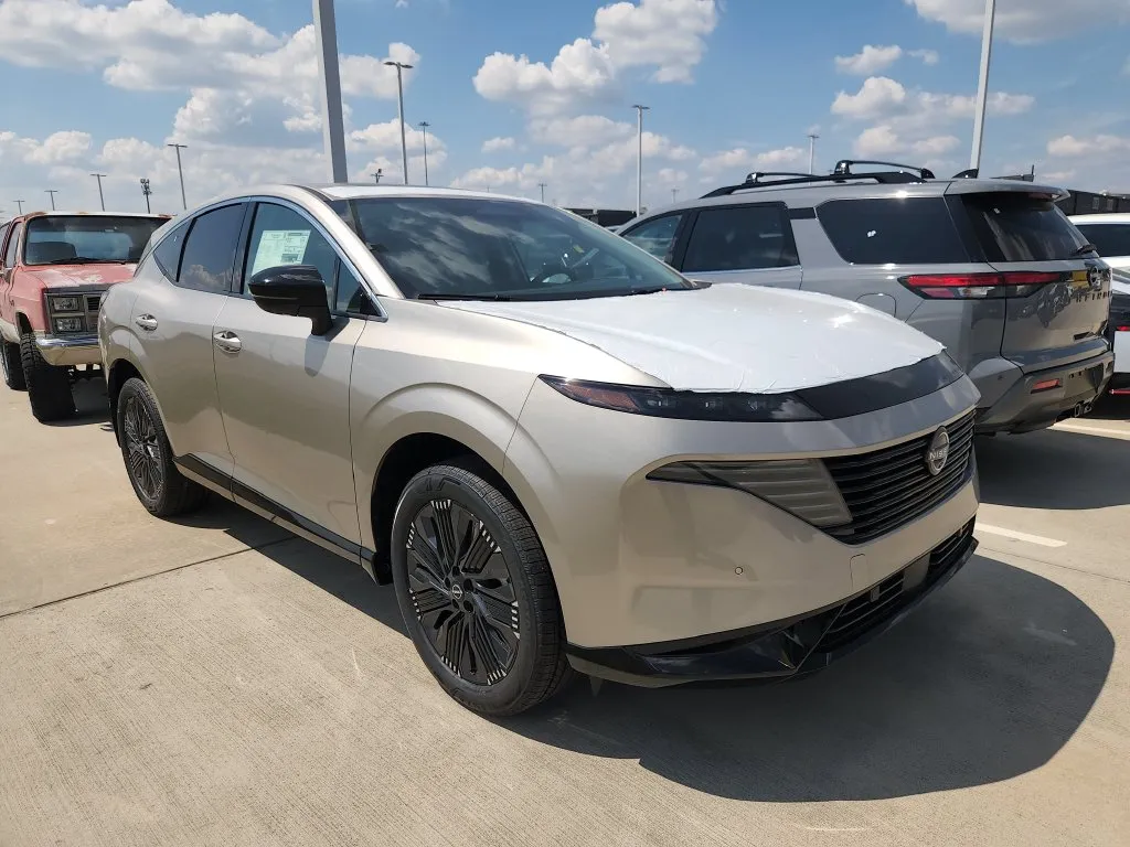 Silver 2027 Nissan Murano Platinum AWD for sale in Tomball, TX