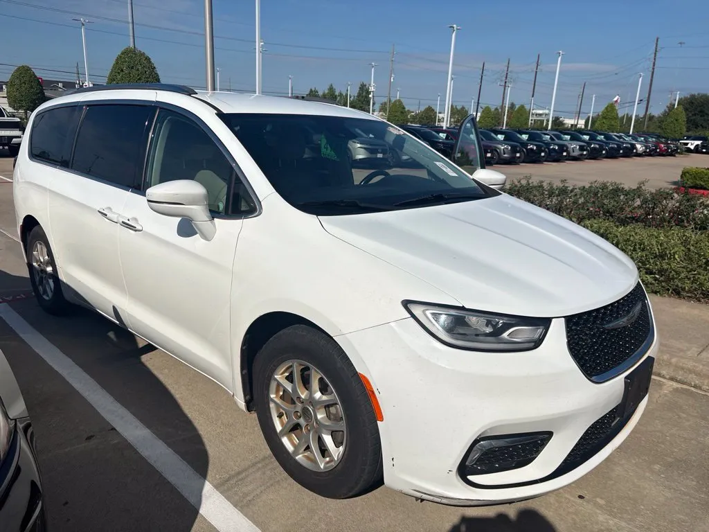 White 2021 Chrysler Pacifica Touring L for sale in Tomball, TX