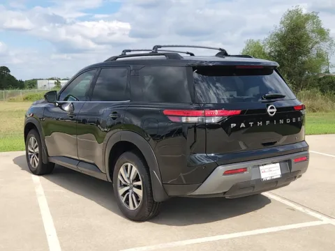 More photos of 2026 Nissan Pathfinder SL at Fred Haas Nissan, TX