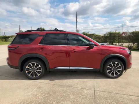 More photos of 2026 Nissan Pathfinder Platinum at Fred Haas Nissan, TX