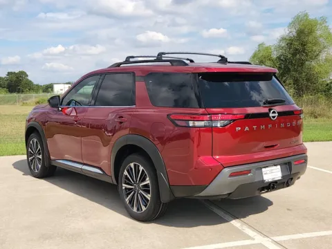 More photos of 2026 Nissan Pathfinder Platinum at Fred Haas Nissan, TX