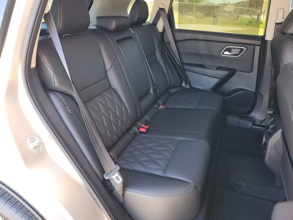 2026 Nissan Rogue Platinum - Photo 11