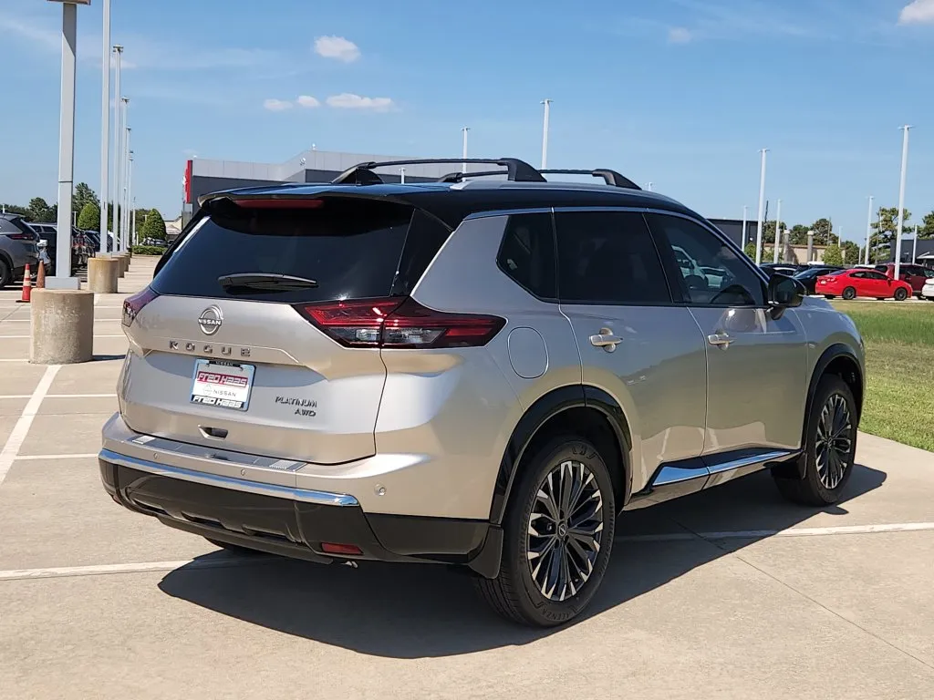 2026 Nissan Rogue Platinum - Photo 6