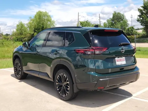 More photos of 2026 Nissan Rogue Dark Armor at Fred Haas Nissan, TX