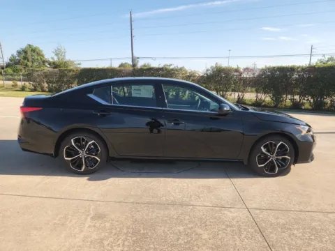 More photos of 2026 Nissan Altima 2.5 SR at Fred Haas Nissan, TX