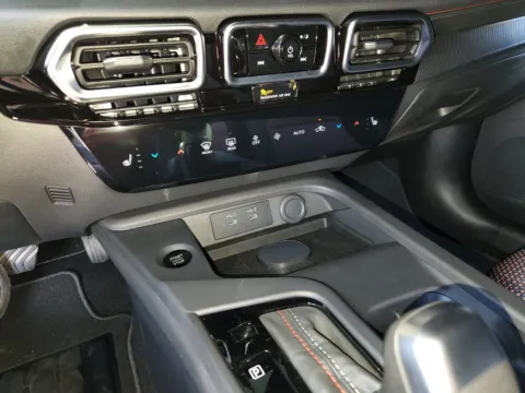 More photos of 2027 Nissan Sentra SR at Fred Haas Nissan, TX