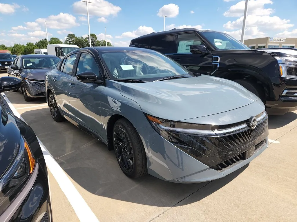 Gray 2027 Nissan Sentra SR for sale in Tomball, TX