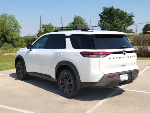More photos of 2026 Nissan Pathfinder SL at Fred Haas Nissan, TX