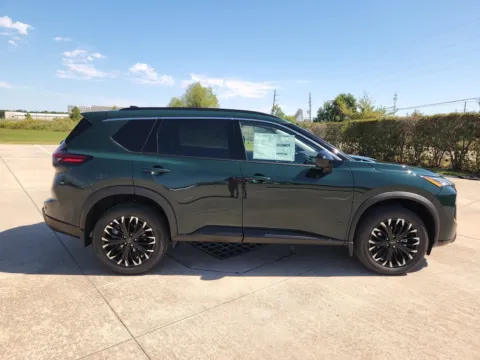 More photos of 2027 Nissan Rogue Dark Armor at Fred Haas Nissan, TX