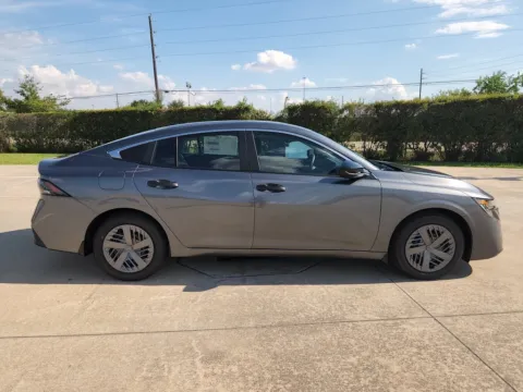 More photos of 2027 Nissan Sentra S at Fred Haas Nissan, TX