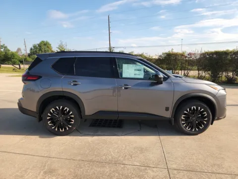 More photos of 2027 Nissan Rogue Dark Armor at Fred Haas Nissan, TX