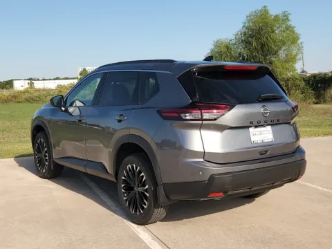 More photos of 2027 Nissan Rogue Dark Armor at Fred Haas Nissan, TX