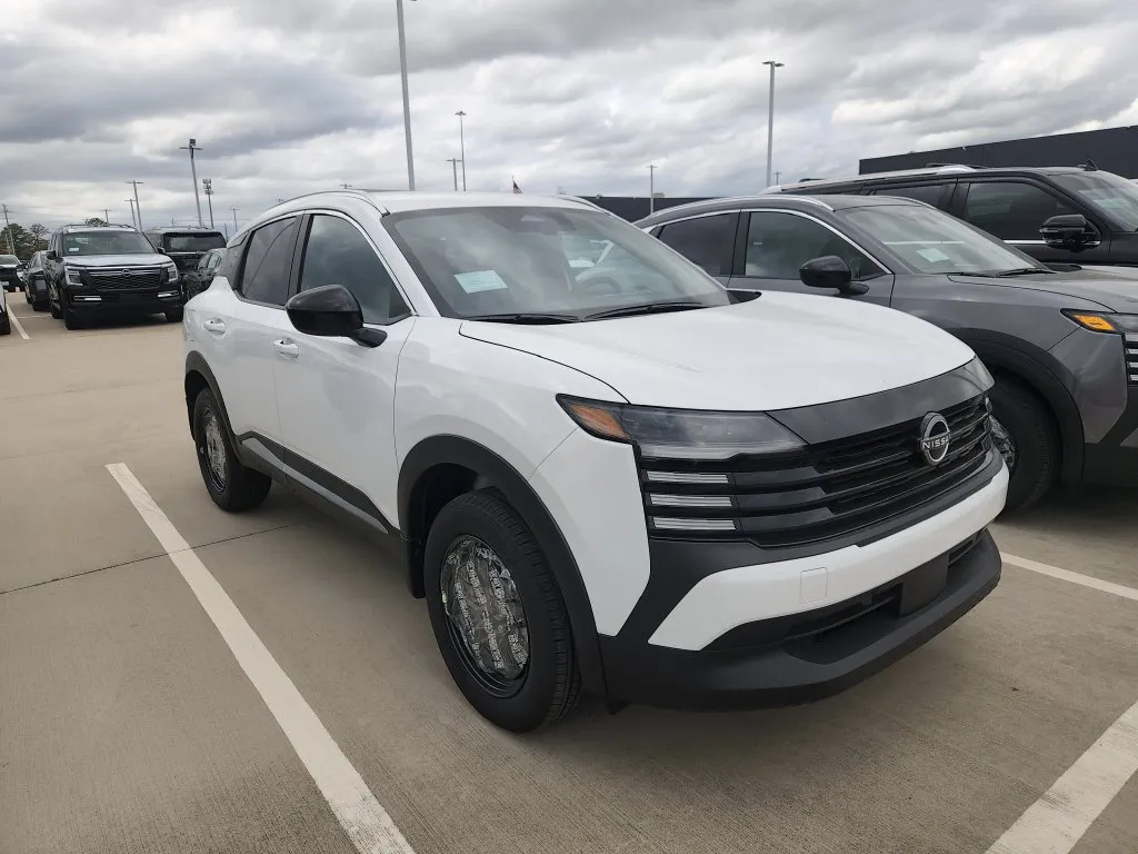 White 2027 Nissan Kicks SV for sale in Tomball, TX