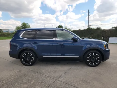 More photos of 2025 Kia Telluride SX at Fred Haas Nissan, TX