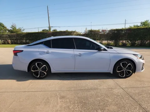 More photos of 2024 Nissan Altima 2.5 SR at Fred Haas Nissan, TX