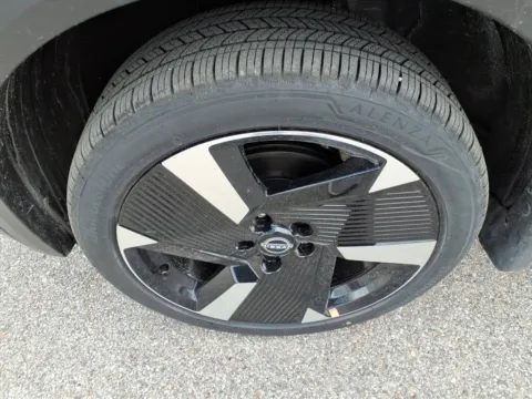 More photos of 2026 Nissan Kicks SR at Metro Nissan of Indianapolis, IN