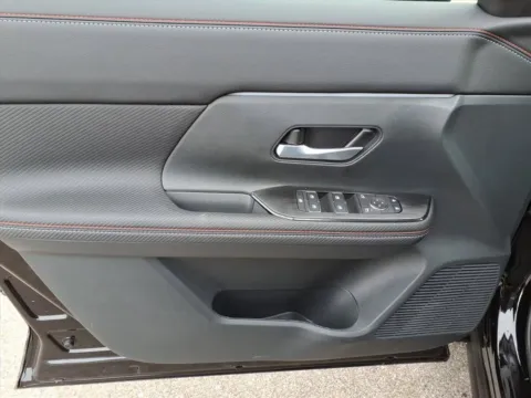 More photos of 2026 Nissan Kicks SR at Metro Nissan of Indianapolis, IN