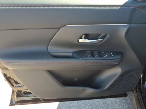 More photos of 2026 Nissan Kicks SR at Metro Nissan of Indianapolis, IN