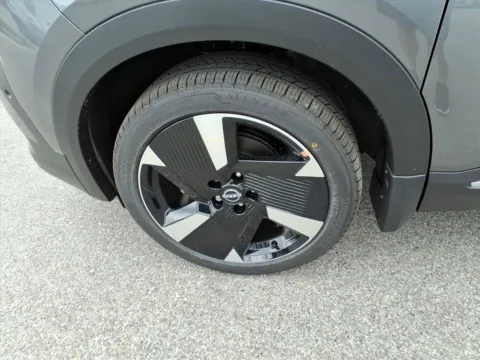 More photos of 2026 Nissan Kicks SR at Metro Nissan of Indianapolis, IN