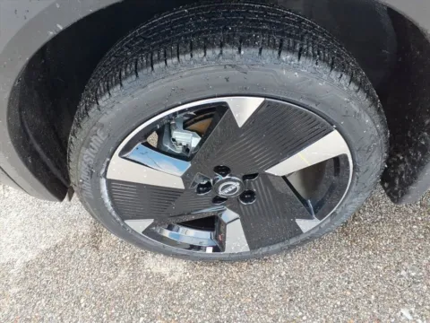 More photos of 2026 Nissan Kicks SR at Metro Nissan of Indianapolis, IN