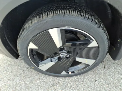 More photos of 2026 Nissan Kicks SR at Metro Nissan of Indianapolis, IN