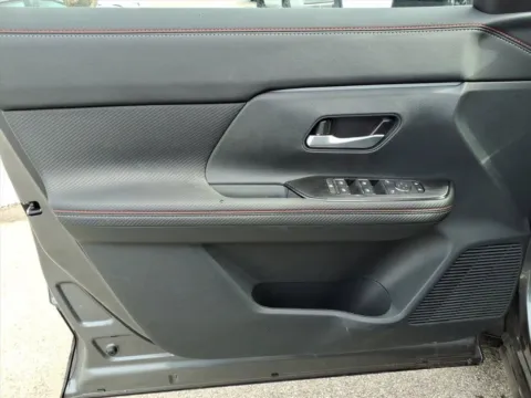 More photos of 2026 Nissan Kicks SR at Metro Nissan of Indianapolis, IN