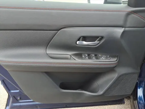 More photos of 2025 Nissan Kicks SR at Metro Nissan of Indianapolis, IN