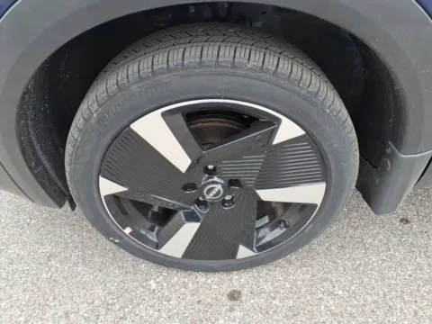 More photos of 2025 Nissan Kicks SR at Metro Nissan of Indianapolis, IN
