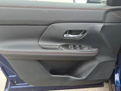 More photos of 2025 Nissan Kicks SR at Metro Nissan of Indianapolis, IN