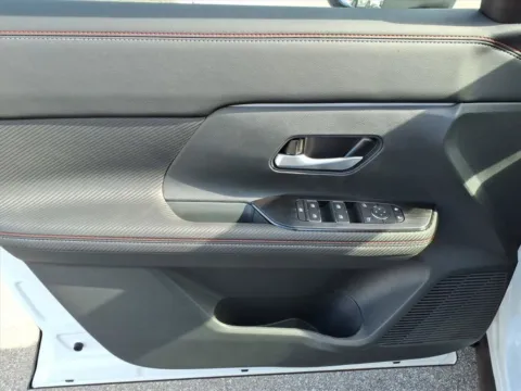 More photos of 2026 Nissan Kicks SR at Metro Nissan of Indianapolis, IN