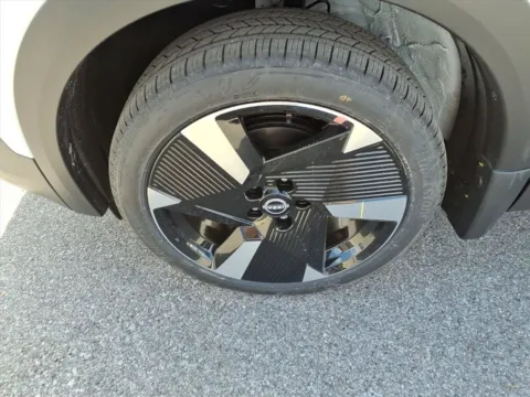 More photos of 2026 Nissan Kicks SR at Metro Nissan of Indianapolis, IN