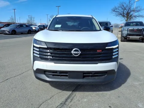 More photos of 2026 Nissan Kicks SR at Metro Nissan of Indianapolis, IN