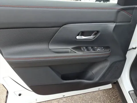 More photos of 2026 Nissan Kicks SR at Metro Nissan of Indianapolis, IN