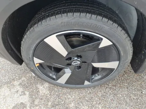 More photos of 2026 Nissan Kicks SR at Metro Nissan of Indianapolis, IN