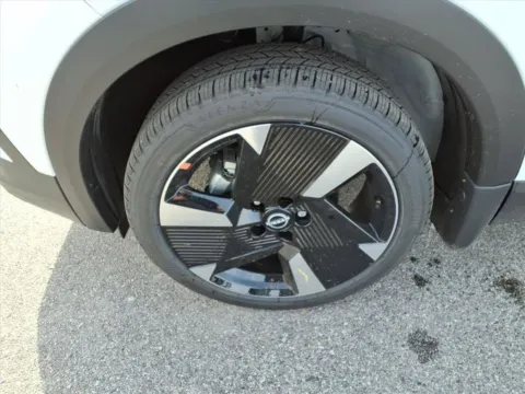 More photos of 2026 Nissan Kicks SR at Metro Nissan of Indianapolis, IN