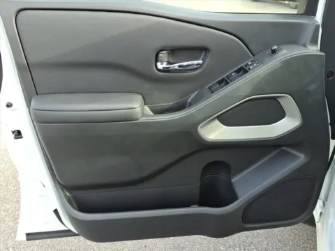 More photos of 2025 Nissan Frontier SV at Metro Nissan of Indianapolis, IN