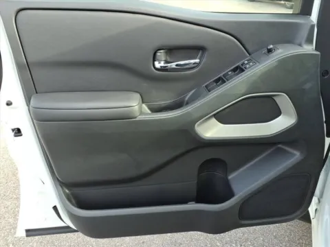More photos of 2025 Nissan Frontier SV at Metro Nissan of Indianapolis, IN