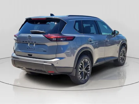 More photos of 2026 Nissan Rogue Dark Armor at Metro Nissan of Indianapolis, IN