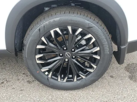 More photos of 2026 Nissan Rogue Dark Armor at Metro Nissan of Indianapolis, IN