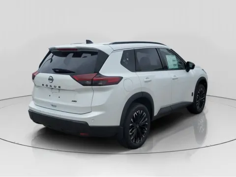 More photos of 2026 Nissan Rogue Dark Armor at Metro Nissan of Indianapolis, IN