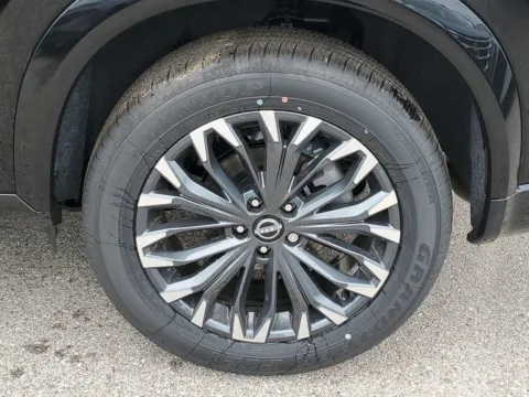 More photos of 2026 Nissan Rogue Platinum at Metro Nissan of Indianapolis, IN